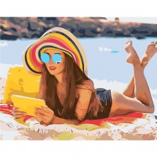 Картина раскраска по номерам Strateg ПРЕМИУМ Девушка на песке с лаком размером 40х50 см SY6340